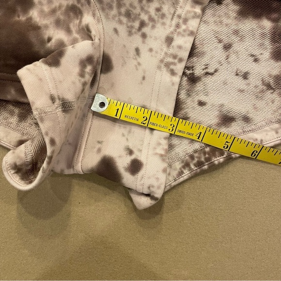 lululemon Women’s Inner GlowShorts 3” Terry Size 14 (Missing Drawstring) - Picture 9 of 11